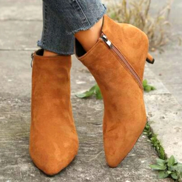 Journey & Crew Women's Tru Comfort Foam "Pointed Low Heel Bootie Size 8 Tan - Picture 2 of 4